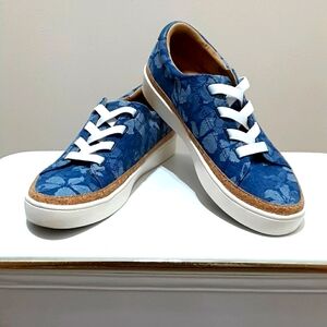 Vionic Floral Sneakers